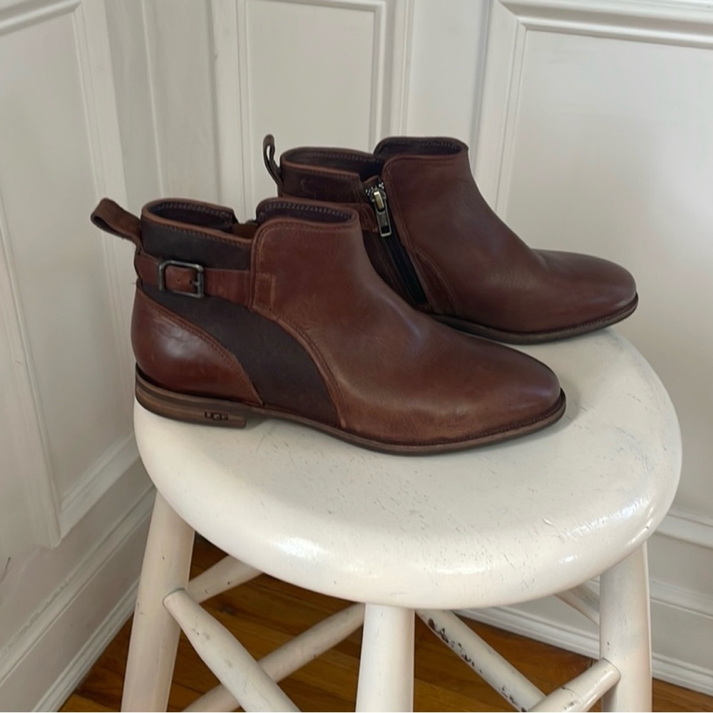 UGG women's Dark Brown Chukka Boots